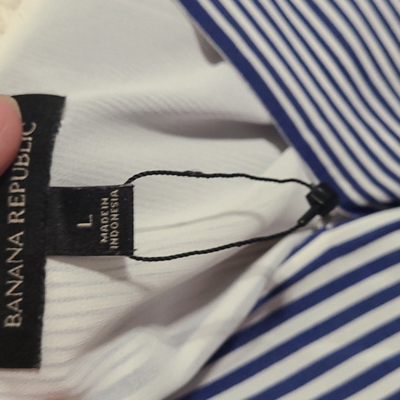 NWOT Banana Republic Blue and White Blouse - Picture 3 of 3